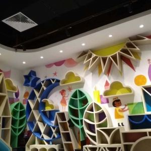2018年1月龙岗龙城广场科万科里《熙娅书店》墙绘案例
